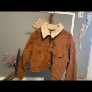 Levi’s Sherpa lined corduroy cropped jacket